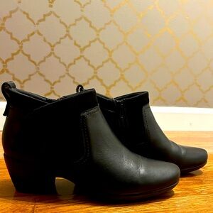 Clarks Emily ankle boot size 9